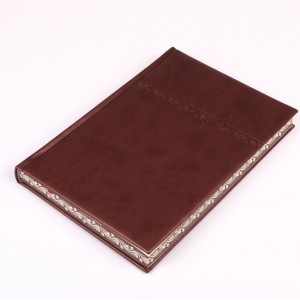 Napi agenda REALSYSTEM  B5 2026  BUSINESS sárga lapos bronz egyedi grafikával