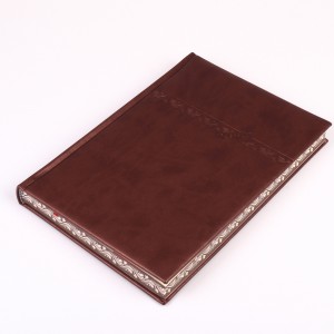 Napi agenda REALSYSTEM  B5 2027  BUSINESS s&aacute;rga lapos bronz egyedi grafik&aacute;val